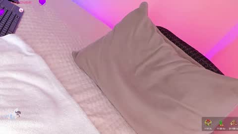 Snapshot of aylinz chatting on 12/04/24, 01:42 Alish online show from 12/04/24, 01:42