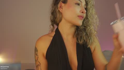 Snapshot of ayralee chatting on 02/07/25, 01:47 Ayra L online show from 02/07/25, 01:47