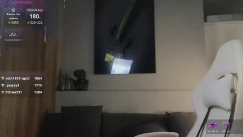 Ayreen Moore online show from 04/23/26, 06:54