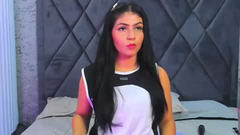 Snapshot of ayshelcooper_ chatting on 10/12/25, 11:53 Ayshel online show from 10/12/25, 11:53