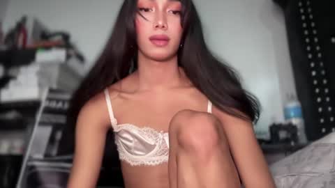 Snapshot of azalea_cum69 chatting on 04/29/26, 05:30 azalea_cum69 online show from 04/29/26, 05:30