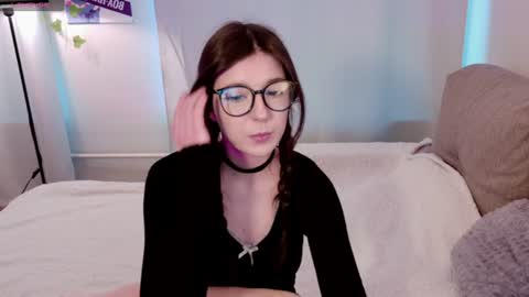 Snapshot of azaliya_haze chatting on 06/17/26, 04:41 Azaliya online show from 06/17/26, 04:41