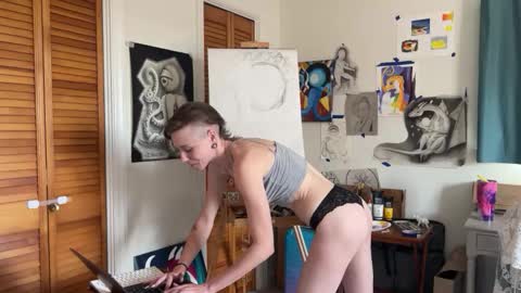 Azerai online show from 12/17/25, 05:08