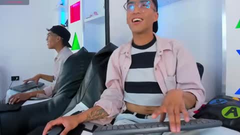 Aziel online show from 04/21/26, 04:19