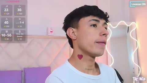 aziel_tay online show from 10/16/25, 11:33