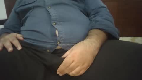 azizou83 online show from 12/04/25, 01:48