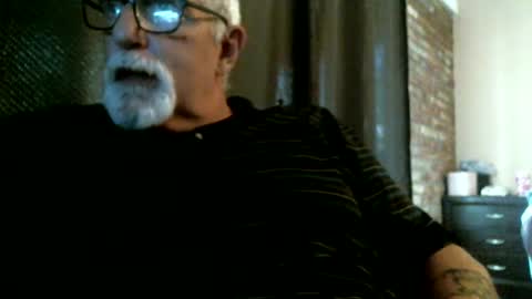 Snapshot of azjohnny chatting on 09/08/25, 05:23 azjohnny online show from 09/08/25, 05:23