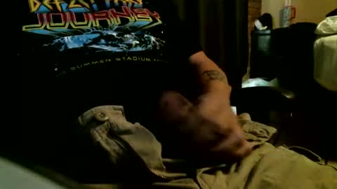 Snapshot of azjohnny chatting on 11/03/25, 07:37 azjohnny online show from 11/03/25, 07:37