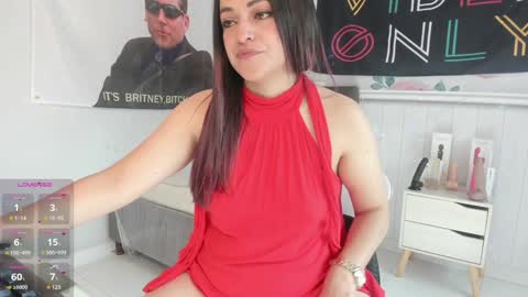 Azucena R online show from 02/04/25, 01:59