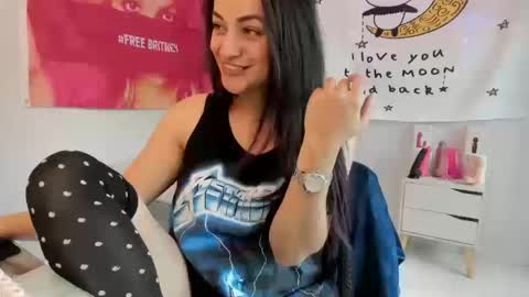 Azucena R online show from 10/15/25, 02:50