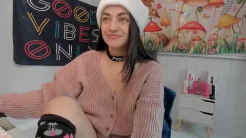 Azucena R online show from 12/22/25, 04:37