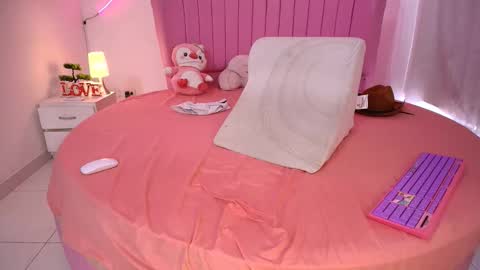 PRINCESS AZUL. online show from 04/08/26, 08:53