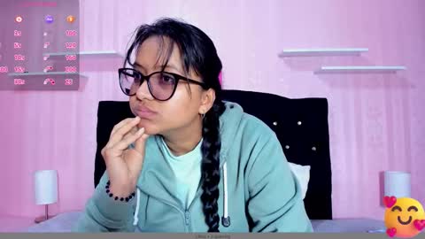 Snapshot of azul_moon chatting on 09/24/25, 03:43 azul_moon online show from 09/24/25, 03:43