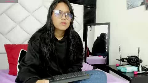 Snapshot of azul_moon chatting on 08/05/26, 04:26 azul_moon online show from 08/05/26, 04:26