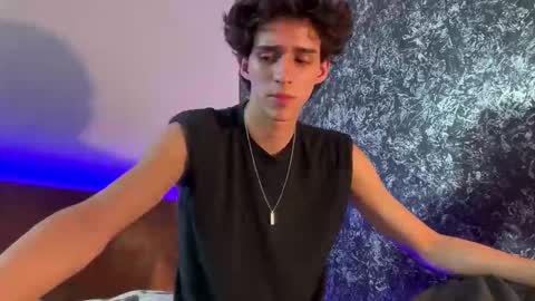 Snapshot of azulyfucsia chatting on 10/11/25, 05:39 nice boy online show from 10/11/25, 05:39