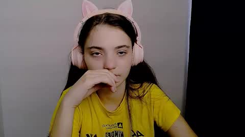 azumi_chan_ online show from 09/09/25, 11:54