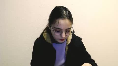 azumi_chan_ online show from 12/16/25, 10:59