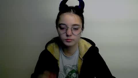 azumi_chan_ online show from 12/19/25, 05:14