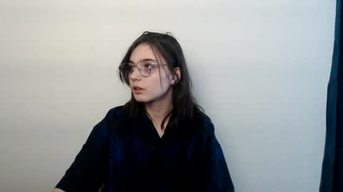 azumi_chan_ online show from 02/11/26, 11:26