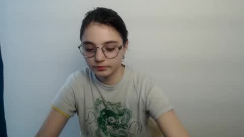 azumi_chan_ online show from 02/23/26, 08:22