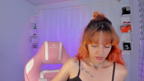 Snapshot of azumi_saan chatting on 02/15/25, 01:10 azumi saan online show from 02/15/25, 01:10