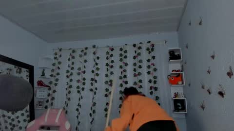 Snapshot of azumi_saan chatting on 10/16/25, 02:56 azumi saan online show from 10/16/25, 02:56