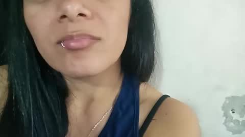 azura lion online show from 04/19/26, 10:56