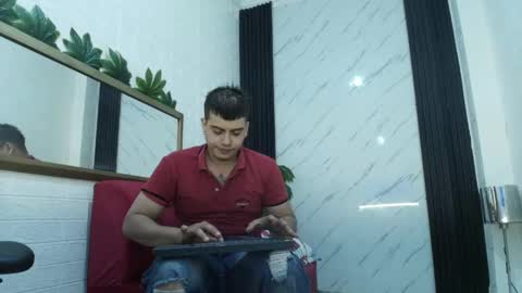 Snapshot of azzaret chatting on 05/20/26, 04:18 A Z Z A R E T online show from 05/20/26, 04:18