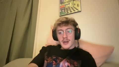 Snapshot of b0ngdong chatting on 10/02/25, 03:57 b0ngdong online show from 10/02/25, 03:57