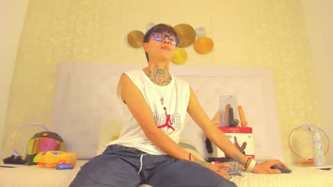 Anny online show from 09/15/25, 07:36