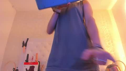 Anny online show from 10/25/25, 04:20