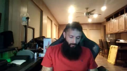 Snapshot of b713htx chatting on 11/11/25, 06:46 Miguel online show from 11/11/25, 06:46