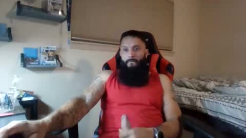 Snapshot of b713htx chatting on 11/23/25, 08:58 Miguel online show from 11/23/25, 08:58