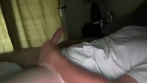 b_boy20166 online show from 10/17/25, 04:42