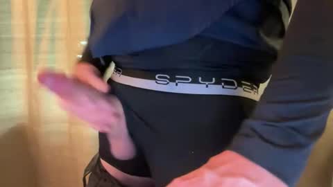 b_boy20166 online show from 02/15/26, 10:06