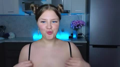 Bella Wooowww online show from 03/07/25, 04:13