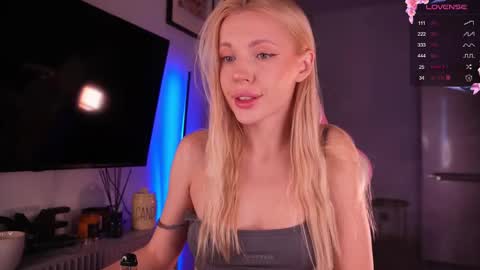 Bonnie  online show from 11/22/25, 03:49