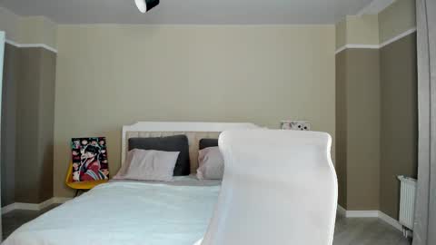 Monica online show from 10/02/25, 12:50