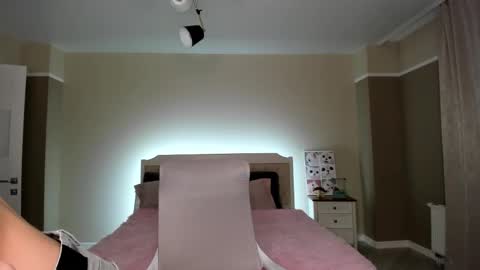 Monica online show from 10/22/25, 01:39