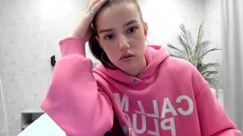 Monica online show from 01/06/26, 01:31