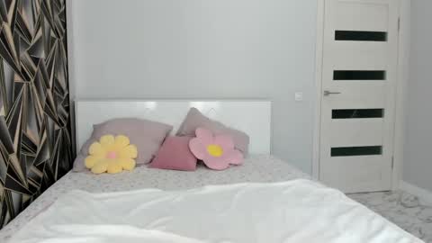 Monica online show from 04/23/26, 03:19