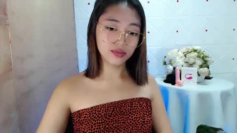 Snapshot of babaengmalande chatting on 02/28/25, 09:58 Danice online show from 02/28/25, 09:58