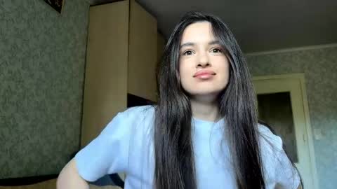 Snapshot of babarashreck chatting on 05/15/26, 10:11 Caroline online show from 05/15/26, 10:11