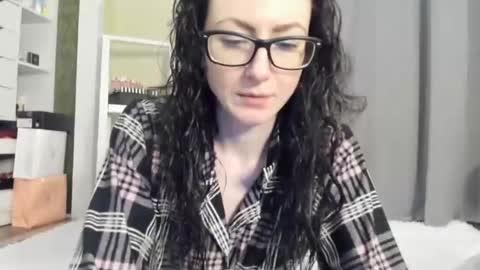Snapshot of babby_jewel chatting on 10/21/25, 11:00 babby_jewel online show from 10/21/25, 11:00