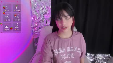 Queen B online show from 09/21/25, 05:25