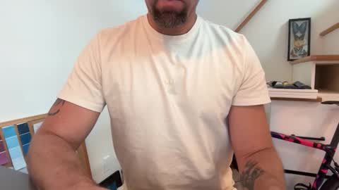 Snapshot of babeheater chatting on 12/17/25, 07:20 babeheater online show from 12/17/25, 07:20