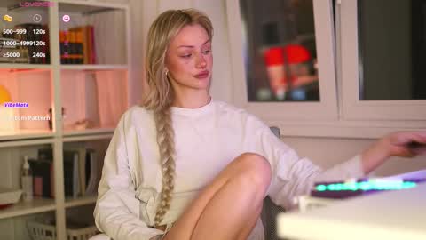 Hey  Im your angel Holly online show from 10/24/25, 06:48