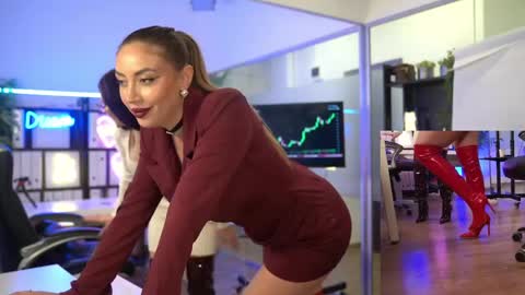 Olivia and Lexi online show from 05/20/26, 07:42