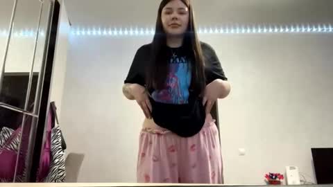 Eva online show from 03/18/26, 02:31