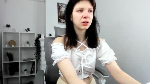 Snapshot of baby_evalena chatting on 09/26/25, 05:11 Evalena maybe just Eva online show from 09/26/25, 05:11